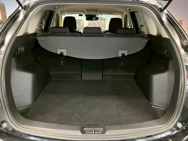 ジープ・チェロキー (禁煙車)(白本革)(メーカーナビ)(バックカメラ)(レーダークルーズ)(ルーフレール)(LEDヘッドライト)(シートヒーター&クーラー)(プッシュスタート&スマートキー)(純正18インチAW)(63枚目)