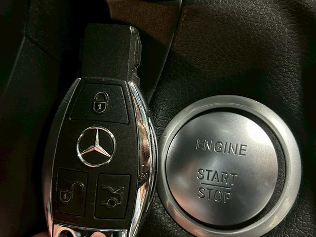 ＧＬＣ ＧＬＣ２５０　４マチックスポーツ　（禁煙車）（４ＷＤ）（メーカーＨＤＤナビ）（黒半革）（全周囲カメラ）（ルーフレール）（レーダークルーズ）（パワーバックドア）（パワーシート）（レーンアシスト）（フルセグ）（純正ＡＭＧ１９インチＡＷ）（13枚目）