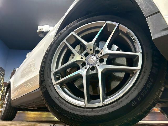 ＧＬＣ ＧＬＣ２５０　４マチックスポーツ　（禁煙車）（４ＷＤ）（メーカーＨＤＤナビ）（黒半革）（全周囲カメラ）（ルーフレール）（レーダークルーズ）（パワーバックドア）（パワーシート）（レーンアシスト）（フルセグ）（純正ＡＭＧ１９インチＡＷ）（19枚目）