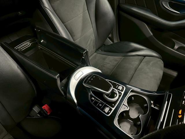 ＧＬＣ ＧＬＣ２５０　４マチックスポーツ　（禁煙車）（４ＷＤ）（メーカーＨＤＤナビ）（黒半革）（全周囲カメラ）（ルーフレール）（レーダークルーズ）（パワーバックドア）（パワーシート）（レーンアシスト）（フルセグ）（純正ＡＭＧ１９インチＡＷ）（30枚目）