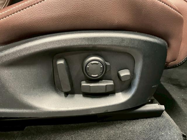 Fペイス S 4WD(禁煙車)(茶本革シート)(クルコン)(全周囲カメラ)(メーカーナビ)(シートヒーター&エアコン)(パワーバックドア)(パドルシフト)(LEDヘッドライト)(ETC)(純正20インチAW)(13枚目)