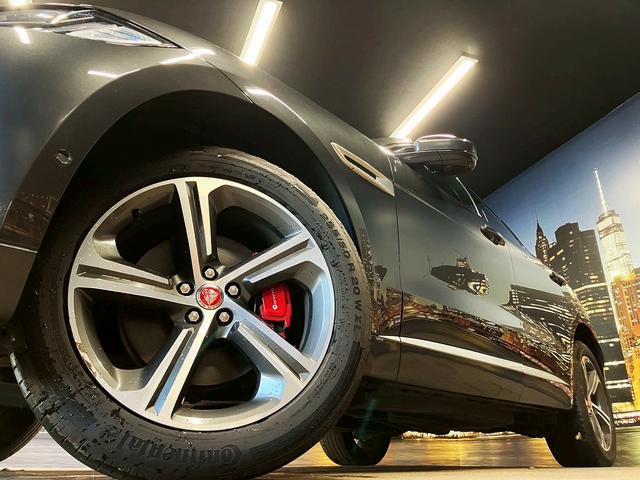 Fペイス S 4WD(禁煙車)(茶本革シート)(クルコン)(全周囲カメラ)(メーカーナビ)(シートヒーター&エアコン)(パワーバックドア)(パドルシフト)(LEDヘッドライト)(ETC)(純正20インチAW)(20枚目)