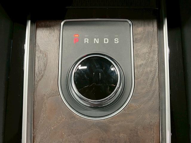 Fペイス S 4WD(禁煙車)(茶本革シート)(クルコン)(全周囲カメラ)(メーカーナビ)(シートヒーター&エアコン)(パワーバックドア)(パドルシフト)(LEDヘッドライト)(ETC)(純正20インチAW)(30枚目)