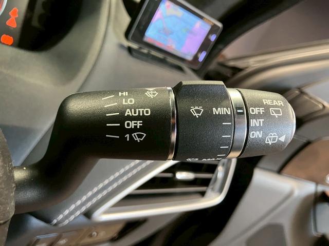 Fペイス S 4WD(禁煙車)(茶本革シート)(クルコン)(全周囲カメラ)(メーカーナビ)(シートヒーター&エアコン)(パワーバックドア)(パドルシフト)(LEDヘッドライト)(ETC)(純正20インチAW)(32枚目)