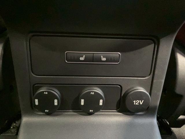 Fペイス S 4WD(禁煙車)(茶本革シート)(クルコン)(全周囲カメラ)(メーカーナビ)(シートヒーター&エアコン)(パワーバックドア)(パドルシフト)(LEDヘッドライト)(ETC)(純正20インチAW)(41枚目)