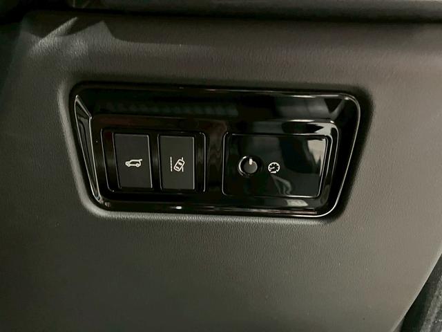 Fペイス S 4WD(禁煙車)(茶本革シート)(クルコン)(全周囲カメラ)(メーカーナビ)(シートヒーター&エアコン)(パワーバックドア)(パドルシフト)(LEDヘッドライト)(ETC)(純正20インチAW)(64枚目)