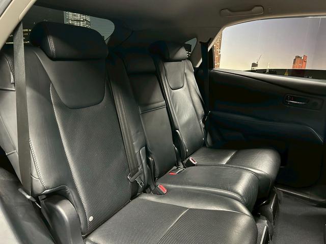 車内もキレイで嫌な臭いもありません☆車内の臭い、汚れが気になる方は内装のスチームクリーナーも施工可能です♪