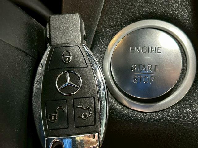 GLC GLC220d 4マチックスポーツ (禁煙車)(レーダークルーズ)(アラウンドビューモニター)(黒半革シート)(ヘッドアップディスプレイ)(パドルシフト)(シートヒーター付きパワーシート)(ビルトインETC)(純正19インチAW)(11枚目)