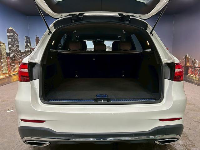 GLC GLC220d 4マチックスポーツ (禁煙車)(レーダークルーズ)(アラウンドビューモニター)(黒半革シート)(ヘッドアップディスプレイ)(パドルシフト)(シートヒーター付きパワーシート)(ビルトインETC)(純正19インチAW)(13枚目)