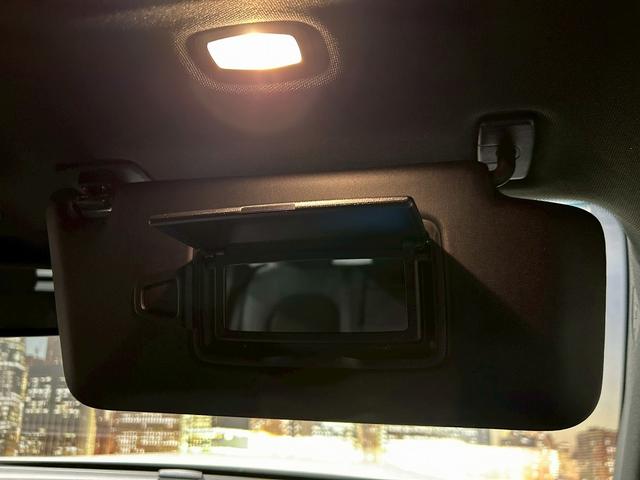 GLC GLC220d 4マチックスポーツ (禁煙車)(レーダークルーズ)(アラウンドビューモニター)(黒半革シート)(ヘッドアップディスプレイ)(パドルシフト)(シートヒーター付きパワーシート)(ビルトインETC)(純正19インチAW)(41枚目)