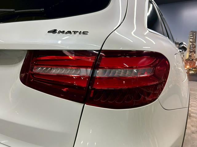 GLC GLC220d 4マチックスポーツ (禁煙車)(レーダークルーズ)(アラウンドビューモニター)(黒半革シート)(ヘッドアップディスプレイ)(パドルシフト)(シートヒーター付きパワーシート)(ビルトインETC)(純正19インチAW)(55枚目)
