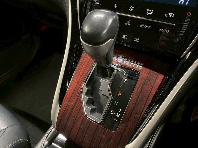 TOYOTA HARRIER PREMIUM