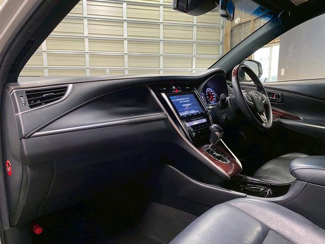 TOYOTA HARRIER PREMIUM