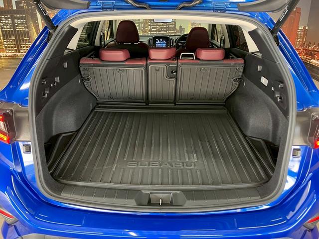 レヴォーグ STIスポーツ EX (禁煙車)(アイサイト)(4WD)(ターボ)(赤本革)(11.6インチ純正メモリナビ)(バック&サイド&フロントカメラ)(シートヒーター&クーラー)(レーダークルーズ)(ETC)(純正18インチAW)(14枚目)