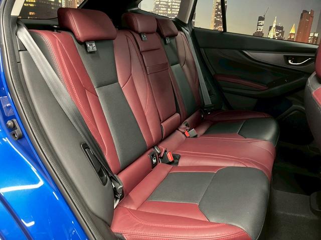 レヴォーグ STIスポーツ EX (禁煙車)(アイサイト)(4WD)(ターボ)(赤本革)(11.6インチ純正メモリナビ)(バック&サイド&フロントカメラ)(シートヒーター&クーラー)(レーダークルーズ)(ETC)(純正18インチAW)(17枚目)