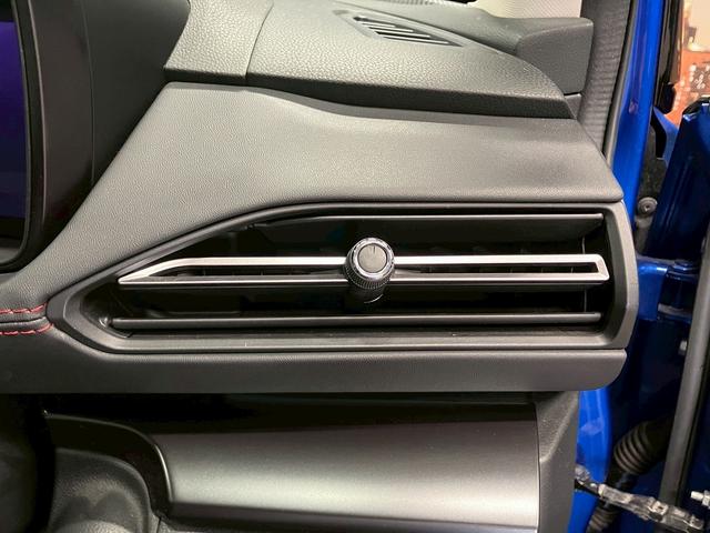 レヴォーグ STIスポーツ EX (禁煙車)(アイサイト)(4WD)(ターボ)(赤本革)(11.6インチ純正メモリナビ)(バック&サイド&フロントカメラ)(シートヒーター&クーラー)(レーダークルーズ)(ETC)(純正18インチAW)(32枚目)