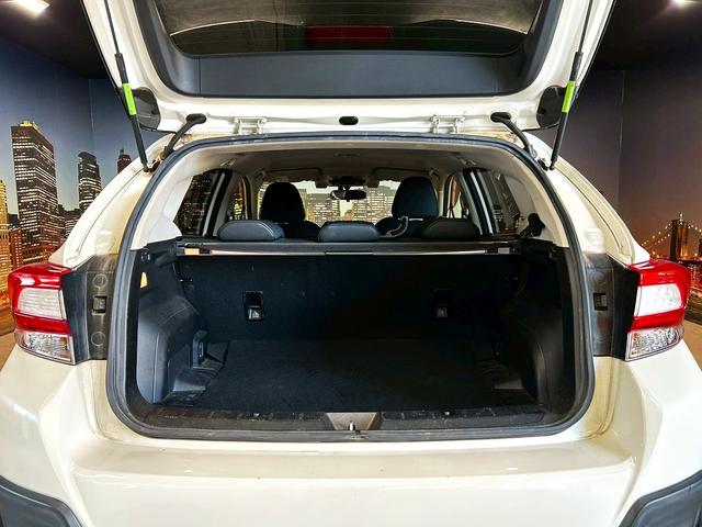 ＸＶ ２．０ｉ－Ｌ　アイサイト　ブラックレザーセレクション　（禁煙車）（黒本革シート）（４ＷＤ）（純正ＳＤナビ）（バックカメラ）（レーダークルーズコントロール）（ＬＥＤヘッドライト）（アイドリングストップ）（シートヒーター）（パワーシート）（純正１７ＡＷ）（33枚目）