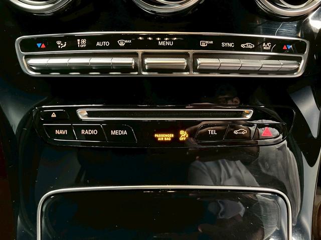 GLC GLC200 スポーツ (禁煙車)(黒半革シート)(レーダークルーズ)(パワーバックドア)(アラウンドビューモニター)(純正ナビ)(フルセグTV)(ルーフレール)(シートヒーター付きパワーシート)(純正19インチAW)(33枚目)