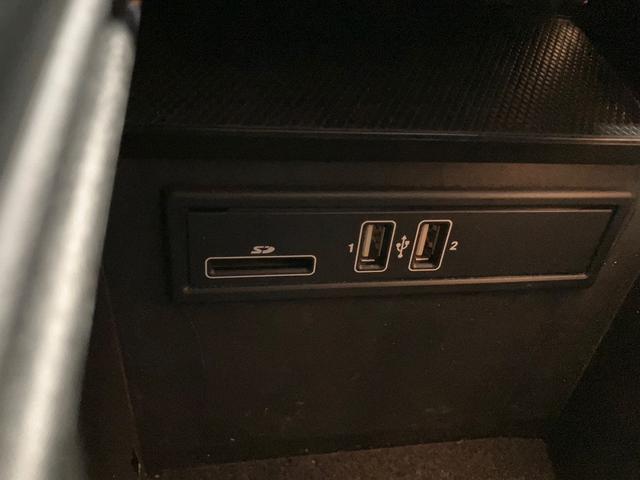 GLC GLC200 スポーツ (禁煙車)(黒半革シート)(レーダークルーズ)(パワーバックドア)(アラウンドビューモニター)(純正ナビ)(フルセグTV)(ルーフレール)(シートヒーター付きパワーシート)(純正19インチAW)(47枚目)