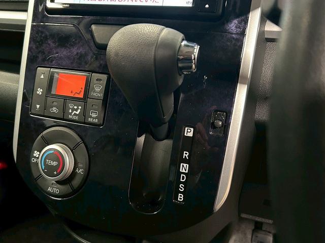 タント カスタムＸ　トップエディションＳＡＩＩＩ　（禁煙車）（両側パワスラ）（黒本革）（純正メモリナビ）（全周囲カメラ）（ＬＥＤヘッドライト）（シートヒーター）（プッシュスタート＆スマートキー）（オートマチックハイビーム）（純正１４インチＡＷ）（29枚目）