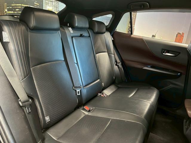 ハリアーハイブリッド Ｚ　レザーパッケージ　（禁煙車）（ワンオーナー）（黒本革シート）（ＪＢＬ）（メーカーナビ）（シートヒーター／クーラー）（全周囲カメラ）（パワーバックドア）（レーダークルーズ）（デジタルインナーミラー）（純正１９インチＡＷ）（20枚目）