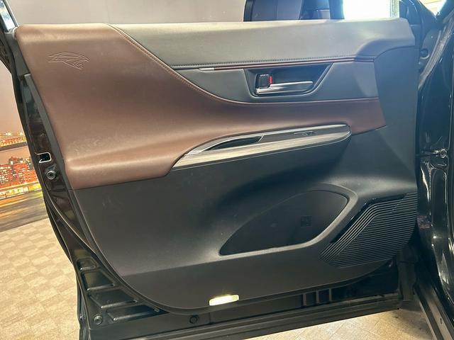 ハリアーハイブリッド Ｚ　レザーパッケージ　（禁煙車）（ワンオーナー）（黒本革シート）（ＪＢＬ）（メーカーナビ）（シートヒーター／クーラー）（全周囲カメラ）（パワーバックドア）（レーダークルーズ）（デジタルインナーミラー）（純正１９インチＡＷ）（28枚目）