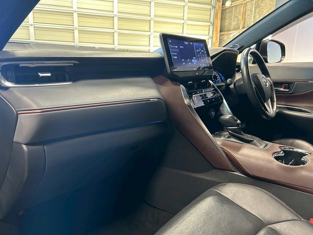 ハリアーハイブリッド Ｚ　レザーパッケージ　（禁煙車）（ワンオーナー）（黒本革シート）（ＪＢＬ）（メーカーナビ）（シートヒーター／クーラー）（全周囲カメラ）（パワーバックドア）（レーダークルーズ）（デジタルインナーミラー）（純正１９インチＡＷ）（29枚目）