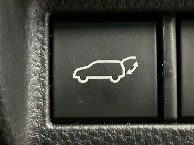 ハリアーハイブリッド Ｚ　レザーパッケージ　（禁煙車）（ワンオーナー）（黒本革シート）（ＪＢＬ）（メーカーナビ）（シートヒーター／クーラー）（全周囲カメラ）（パワーバックドア）（レーダークルーズ）（デジタルインナーミラー）（純正１９インチＡＷ）（42枚目）