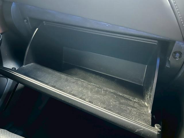 ハリアーハイブリッド Ｚ　レザーパッケージ　（禁煙車）（ワンオーナー）（黒本革シート）（ＪＢＬ）（メーカーナビ）（シートヒーター／クーラー）（全周囲カメラ）（パワーバックドア）（レーダークルーズ）（デジタルインナーミラー）（純正１９インチＡＷ）（66枚目）