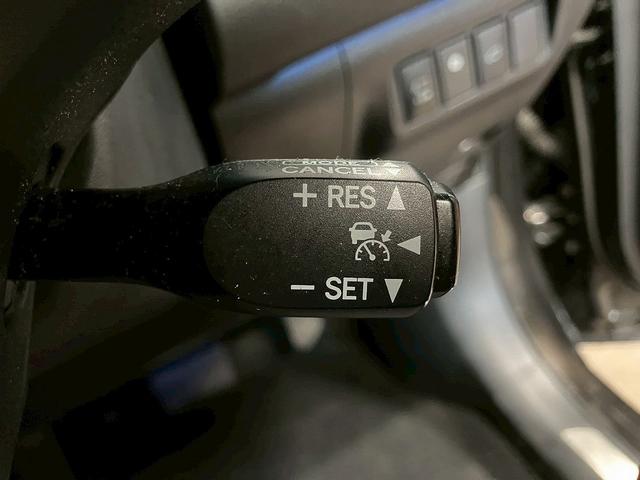 �������H�ŕ֗��ȁy�N���[�Y�R���g���[���z�������ς݁B�A�N�Z���𗣂��Ă���葬�x�ő��s���ł��鑕���ł��B�����������X�C�b�`����łn�j�ł��B