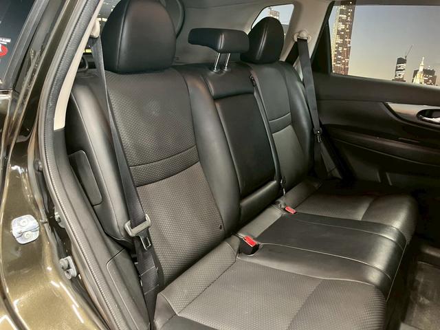 エクストレイル ２０Ｘ　エマージェンシーブレーキパッケージ　（禁煙車）（ワンオーナー）（撥水カプロンシート）（純正ナビ）（シートヒーター）（クルーズコントロール）（全周囲モニター）（パワーバックドア）（ビルトインＥＴＣ）（コーナーセンサー）（純正１７ＡＷ）（19枚目）