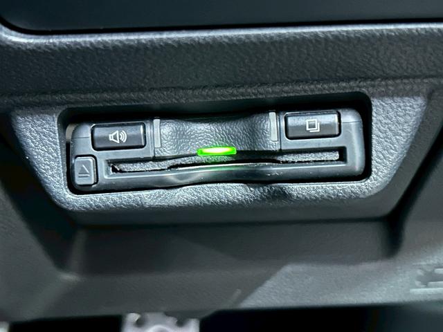 レヴォーグ ＳＴＩスポーツ　ＥＸ　（禁煙車）（赤本革シート）（１１．６インチディスプレイナビ）（パワーシート）（パワーバックドア）（コーナーセンサー）（レーダークルーズ）（シートヒーター）（ＬＥＤヘッドライト）（純正１８インチＡＷ）（9枚目）