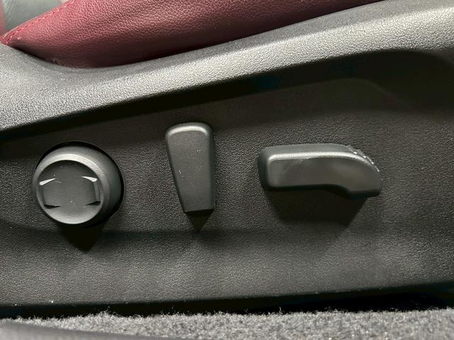 レヴォーグ ＳＴＩスポーツ　ＥＸ　（禁煙車）（赤本革シート）（１１．６インチディスプレイナビ）（パワーシート）（パワーバックドア）（コーナーセンサー）（レーダークルーズ）（シートヒーター）（ＬＥＤヘッドライト）（純正１８インチＡＷ）（10枚目）