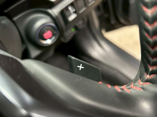 レヴォーグ ＳＴＩスポーツ　ＥＸ　（禁煙車）（赤本革シート）（１１．６インチディスプレイナビ）（パワーシート）（パワーバックドア）（コーナーセンサー）（レーダークルーズ）（シートヒーター）（ＬＥＤヘッドライト）（純正１８インチＡＷ）（13枚目）