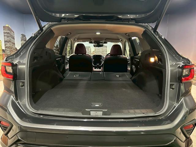 レヴォーグ ＳＴＩスポーツ　ＥＸ　（禁煙車）（赤本革シート）（１１．６インチディスプレイナビ）（パワーシート）（パワーバックドア）（コーナーセンサー）（レーダークルーズ）（シートヒーター）（ＬＥＤヘッドライト）（純正１８インチＡＷ）（19枚目）