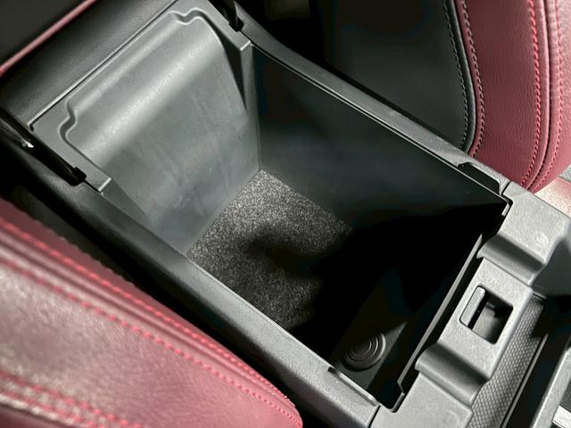 レヴォーグ ＳＴＩスポーツ　ＥＸ　（禁煙車）（赤本革シート）（１１．６インチディスプレイナビ）（パワーシート）（パワーバックドア）（コーナーセンサー）（レーダークルーズ）（シートヒーター）（ＬＥＤヘッドライト）（純正１８インチＡＷ）（29枚目）