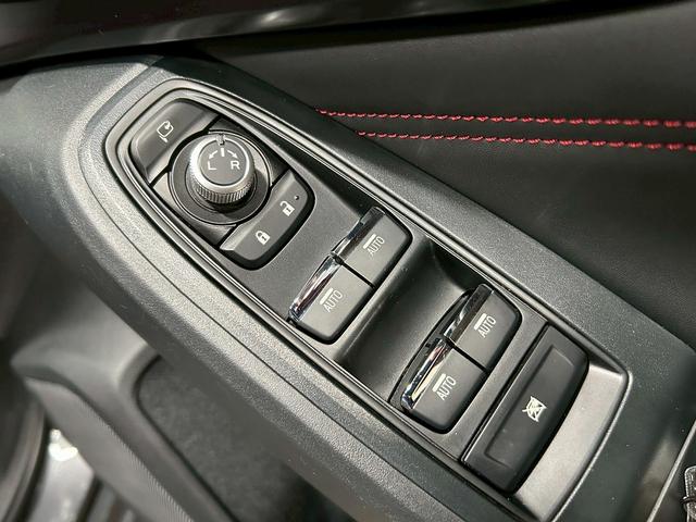 レヴォーグ ＳＴＩスポーツ　ＥＸ　（禁煙車）（赤本革シート）（１１．６インチディスプレイナビ）（パワーシート）（パワーバックドア）（コーナーセンサー）（レーダークルーズ）（シートヒーター）（ＬＥＤヘッドライト）（純正１８インチＡＷ）（50枚目）