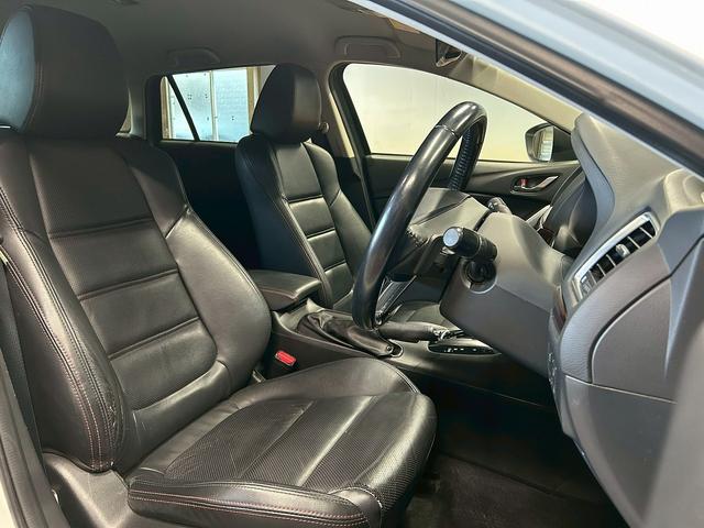 アテンザワゴン ＸＤ　Ｌパッケージ　（禁煙車）（黒本革シート）（ＢＯＳＥサウンド）（レーダークルーズ）（ルーフレール）（メーカーナビ）（ヒーター付パワーシート）（パドルシフト）（ＢＳＭ）（ビルトインＥＴＣ）（純正１９インチＡＷ）（19枚目）