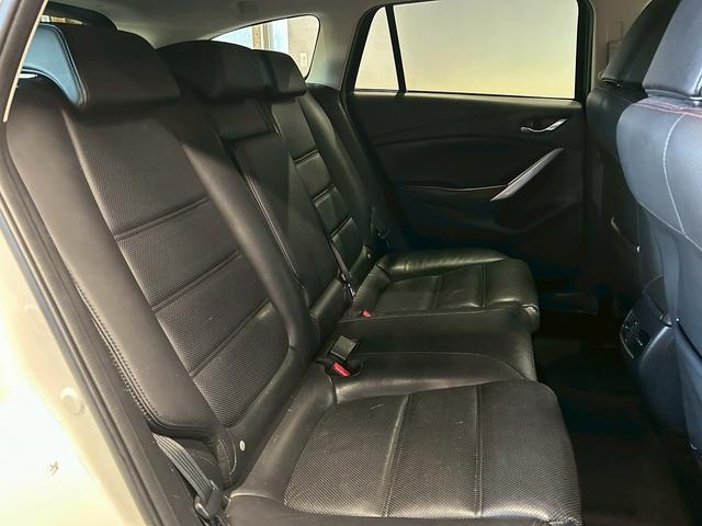 アテンザワゴン ＸＤ　Ｌパッケージ　（禁煙車）（黒本革シート）（ＢＯＳＥサウンド）（レーダークルーズ）（ルーフレール）（メーカーナビ）（ヒーター付パワーシート）（パドルシフト）（ＢＳＭ）（ビルトインＥＴＣ）（純正１９インチＡＷ）（20枚目）