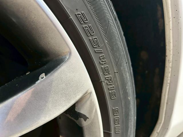 アテンザワゴン ＸＤ　Ｌパッケージ　（禁煙車）（黒本革シート）（ＢＯＳＥサウンド）（レーダークルーズ）（ルーフレール）（メーカーナビ）（ヒーター付パワーシート）（パドルシフト）（ＢＳＭ）（ビルトインＥＴＣ）（純正１９インチＡＷ）（55枚目）