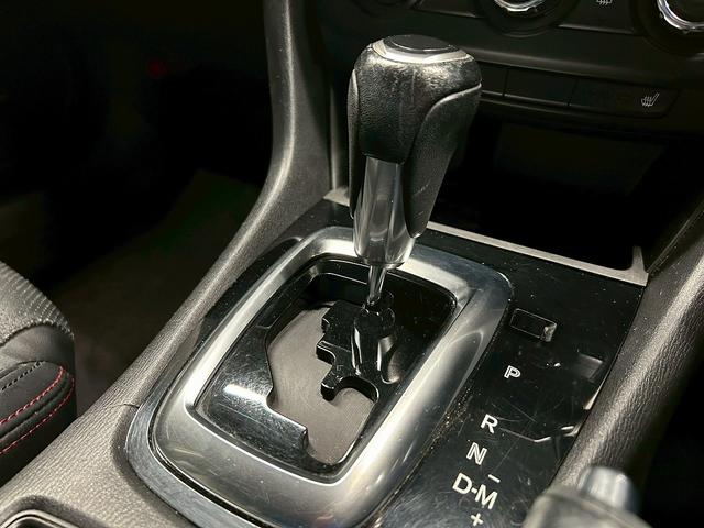 アテンザワゴン ＸＤ　Ｌパッケージ　（禁煙車）（黒本革シート）（ＢＯＳＥサウンド）（レーダークルーズ）（ルーフレール）（メーカーナビ）（ヒーター付パワーシート）（パドルシフト）（ＢＳＭ）（ビルトインＥＴＣ）（純正１９インチＡＷ）（64枚目）