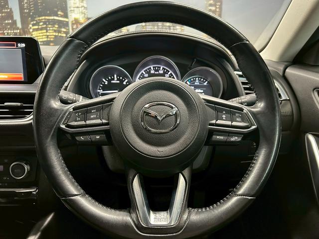 アテンザワゴン XD プロアクティブ (禁煙車)(後期型)(BOSEサウンド)(ルーフレール)(黒革シートカバー)(メーカーSDナビ)(レーンキープアシスト)(ブラインドスポットモニター)(HUD)(ETC)(純正17インチAW)(29枚目)