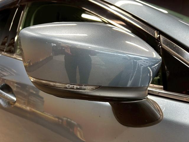 アテンザワゴン XD プロアクティブ (禁煙車)(後期型)(BOSEサウンド)(ルーフレール)(黒革シートカバー)(メーカーSDナビ)(レーンキープアシスト)(ブラインドスポットモニター)(HUD)(ETC)(純正17インチAW)(43枚目)