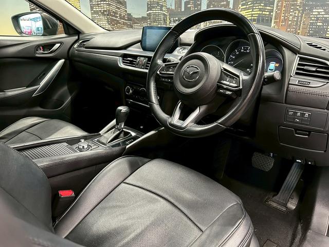 アテンザワゴン XD プロアクティブ (禁煙車)(後期型)(BOSEサウンド)(ルーフレール)(黒革シートカバー)(メーカーSDナビ)(レーンキープアシスト)(ブラインドスポットモニター)(HUD)(ETC)(純正17インチAW)(44枚目)