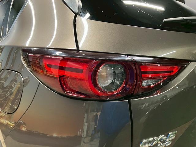 ＣＸ－５ ＸＤ　Ｌパッケージ　（禁煙車）（黒本革シート）（純正ＳＤナビ）（パワーシート）（シートヒーター）（電動リアゲート）（コーナーセンサー）（レーダークルーズ）（全周囲モニター）（ビルトインＥＴＣ）（純正１９インチＡＷ）（43枚目）