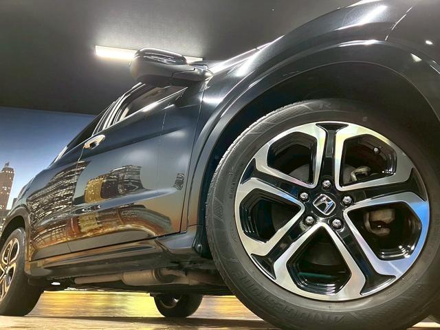 ヴェゼル ハイブリッドＺ　（禁煙車）（カロッツェリア製ＳＤナビ）（社外後席モニター）（黒半革）（デジタルインナーミラー）（ブレーキホールド）（ルーフレール）（パドルシフト）（シートヒーター）（ＥＴＣ）（純正１７インチＡＷ）（20枚目）