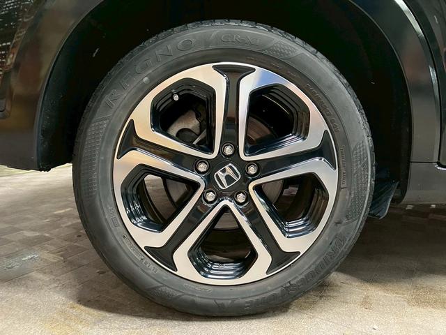 ヴェゼル ハイブリッドＺ　（禁煙車）（カロッツェリア製ＳＤナビ）（社外後席モニター）（黒半革）（デジタルインナーミラー）（ブレーキホールド）（ルーフレール）（パドルシフト）（シートヒーター）（ＥＴＣ）（純正１７インチＡＷ）（30枚目）