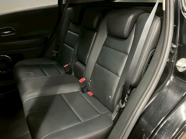 ヴェゼル ハイブリッドＺ　（禁煙車）（カロッツェリア製ＳＤナビ）（社外後席モニター）（黒半革）（デジタルインナーミラー）（ブレーキホールド）（ルーフレール）（パドルシフト）（シートヒーター）（ＥＴＣ）（純正１７インチＡＷ）（35枚目）