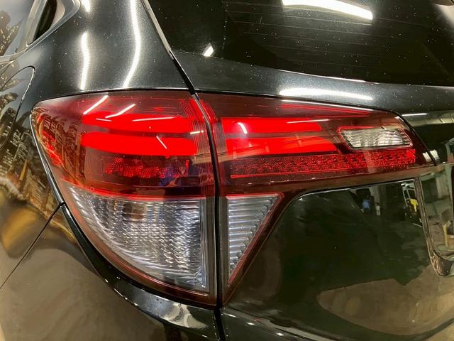 ヴェゼル ハイブリッドＺ　（禁煙車）（カロッツェリア製ＳＤナビ）（社外後席モニター）（黒半革）（デジタルインナーミラー）（ブレーキホールド）（ルーフレール）（パドルシフト）（シートヒーター）（ＥＴＣ）（純正１７インチＡＷ）（39枚目）