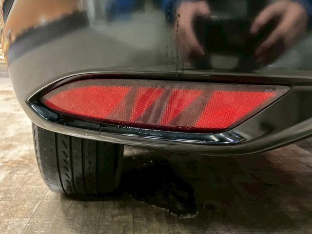 ヴェゼル ハイブリッドＺ　（禁煙車）（カロッツェリア製ＳＤナビ）（社外後席モニター）（黒半革）（デジタルインナーミラー）（ブレーキホールド）（ルーフレール）（パドルシフト）（シートヒーター）（ＥＴＣ）（純正１７インチＡＷ）（40枚目）